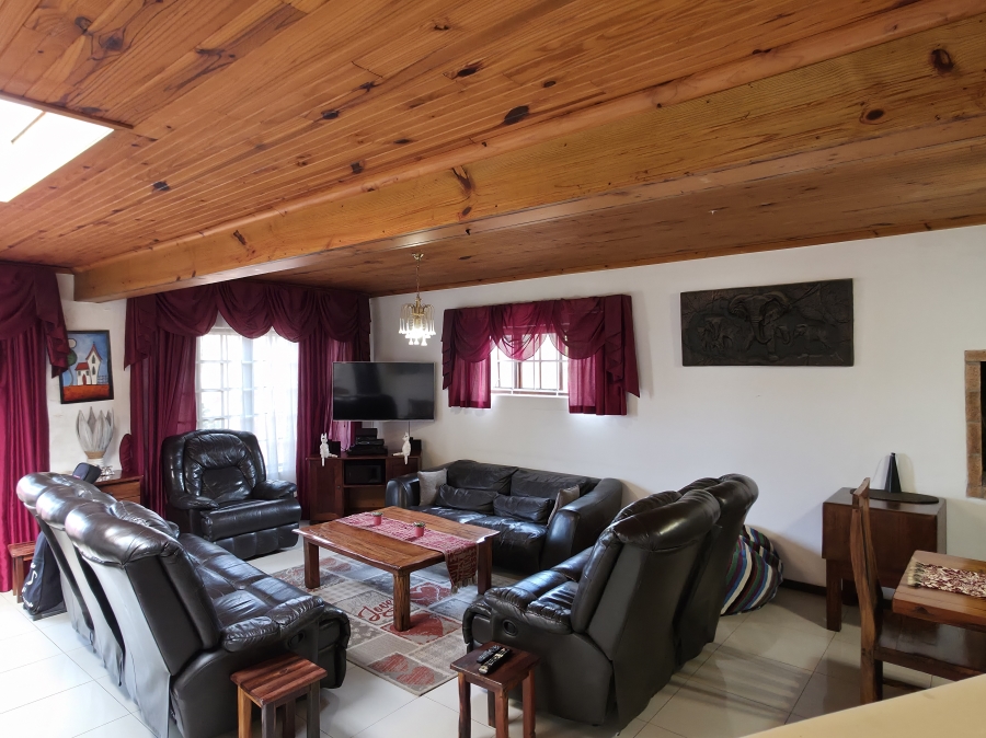 4 Bedroom Property for Sale in Noorsekloof Eastern Cape